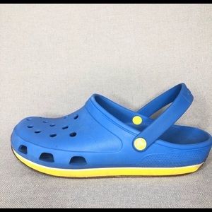 Size 11 in mens crocs. Women’s size 13